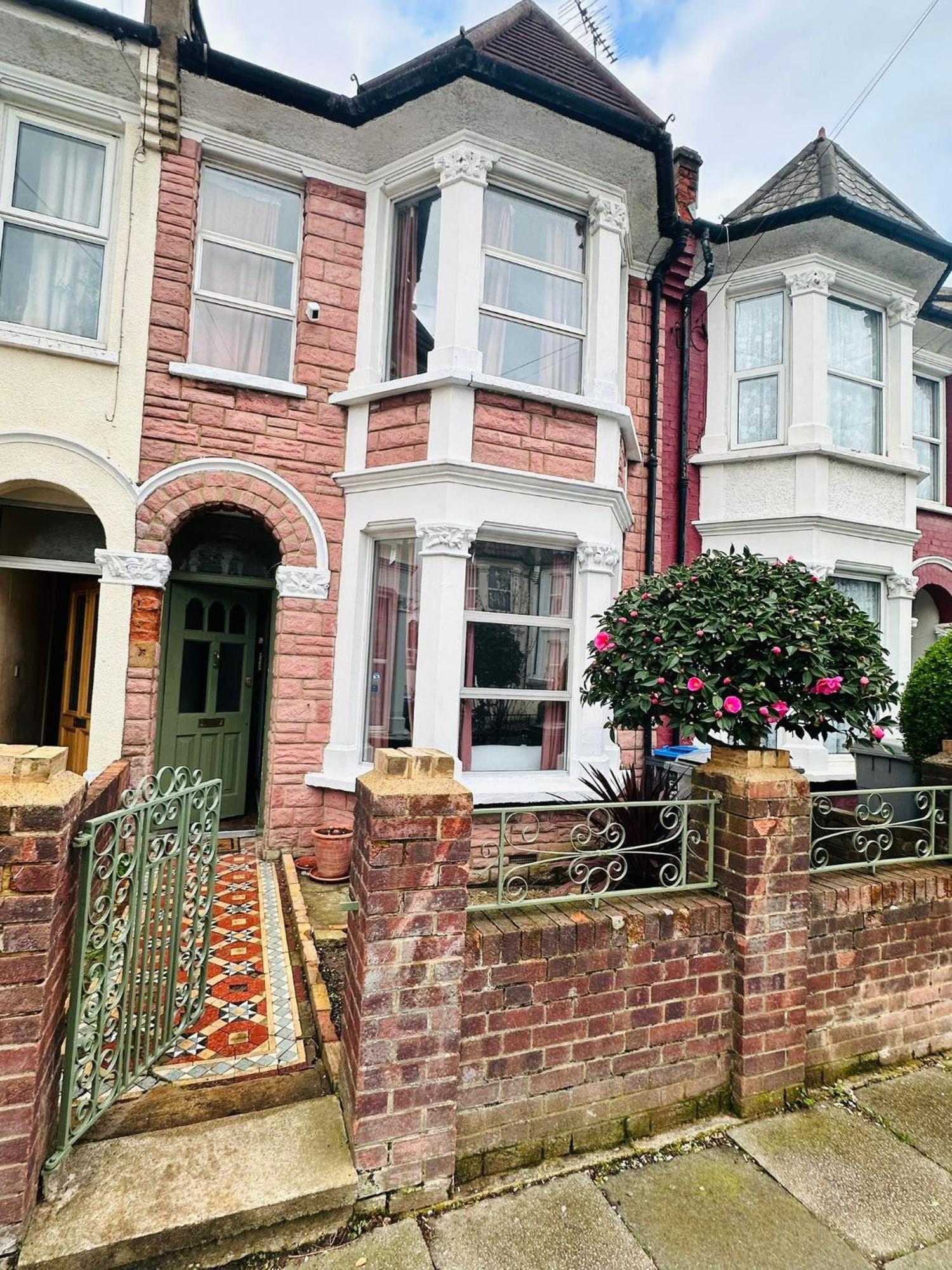 Charming, Renovated Residence In Willesden Green London Bagian luar foto